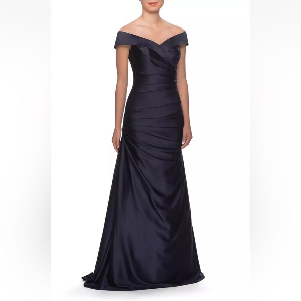 NWT La Femme Off Shoulder Ruched Satin Trumpet Gown in Navy #Q254 Size 16